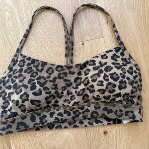 NWT 6 Leopard Brown Flow Y Bra A/C cup - Lululemon - NEW - size 6 / Medium